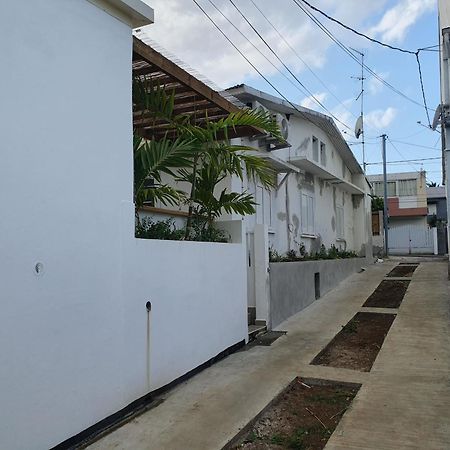 Studio Pour Jusqu'A 4 Personnes Proche De L'Hopital Et Du Centre Ville Σαιν-Ντενί Εξωτερικό φωτογραφία
